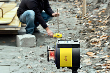 Leica Rugby 800