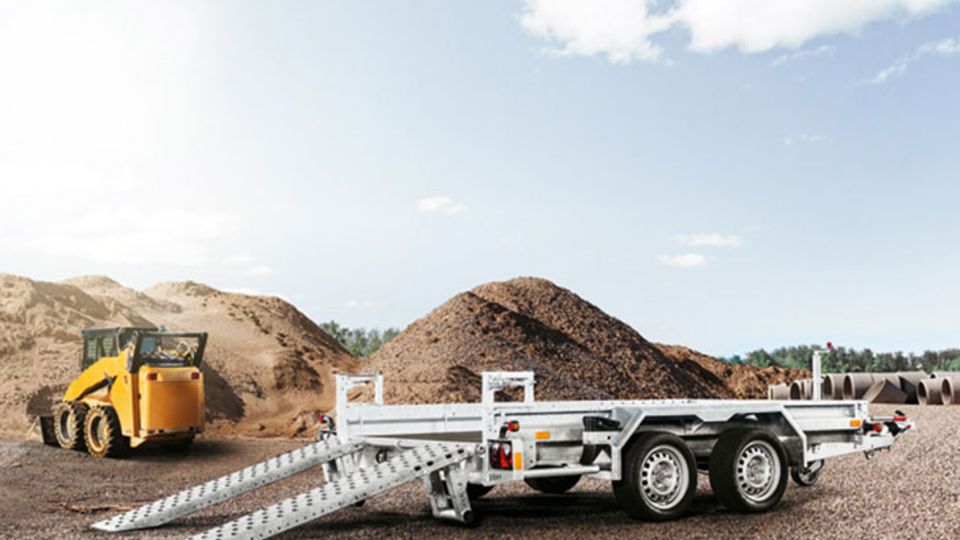 Baumaschinentransporter