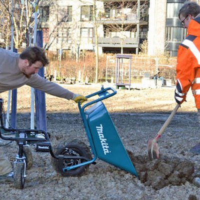 Makita DCU180