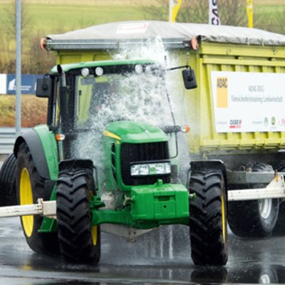Traktor beim Sicherheitstrainig