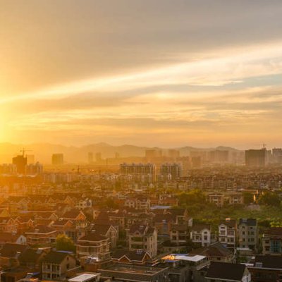Sonne über der Stadt