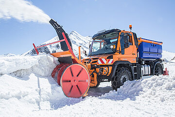 Daimler Unimog - Schneepflug-Weltmeisterschaft