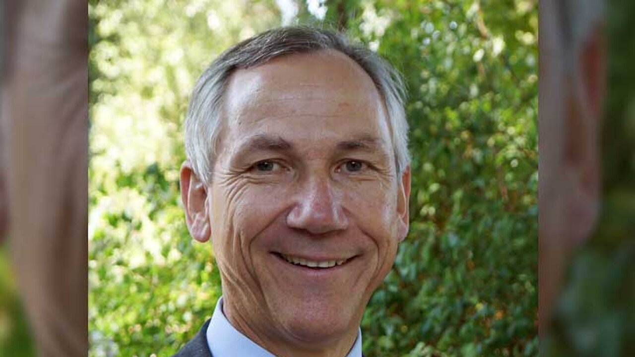 Dr. Christian Barth