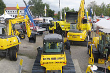New Holland auf der NordBau New Holland auf der NordBau
