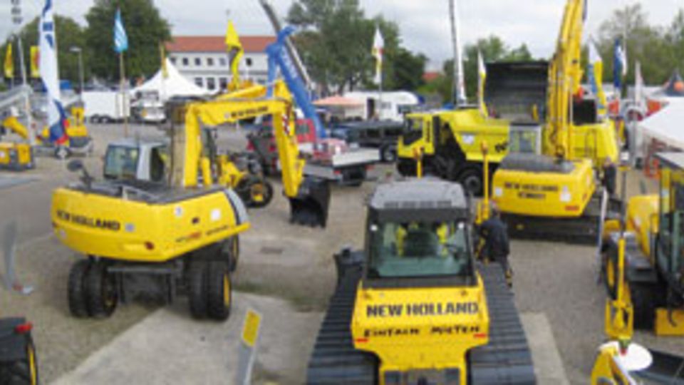 New Holland auf der NordBau