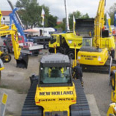New Holland auf der NordBau New Holland auf der NordBau
