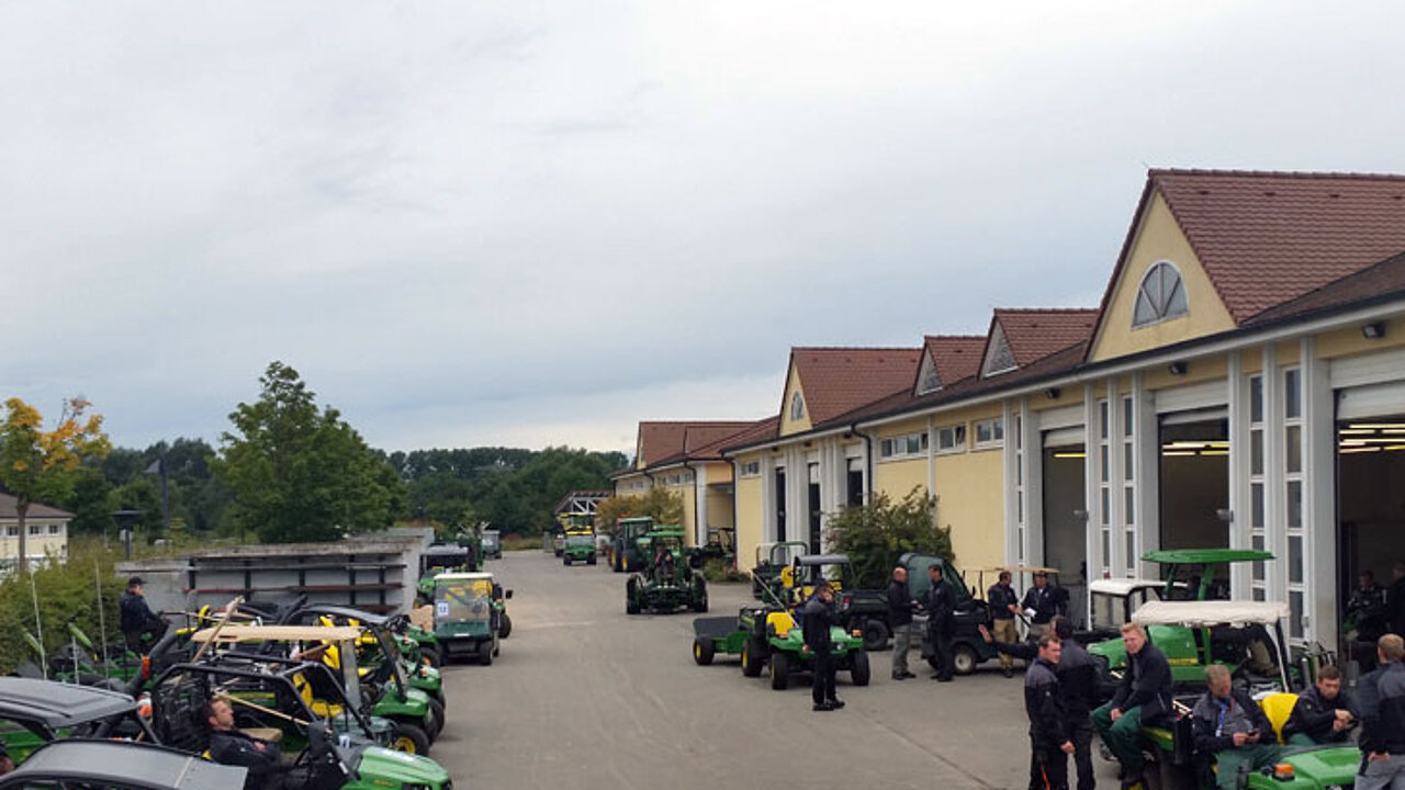 Greenkeeper versammeln sich