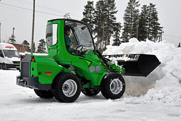 AVANT 700