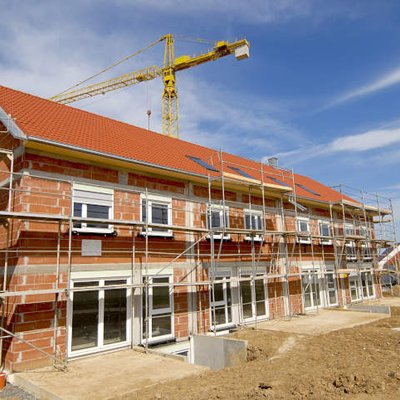 Baustelle mit Kran