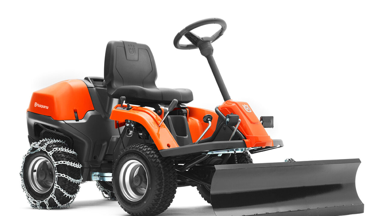 Husqvarna mit Räumschild