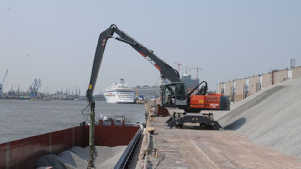 Atlas 270 MH im Hamburger Hafen