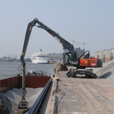 Atlas 270 MH im Hamburger Hafen