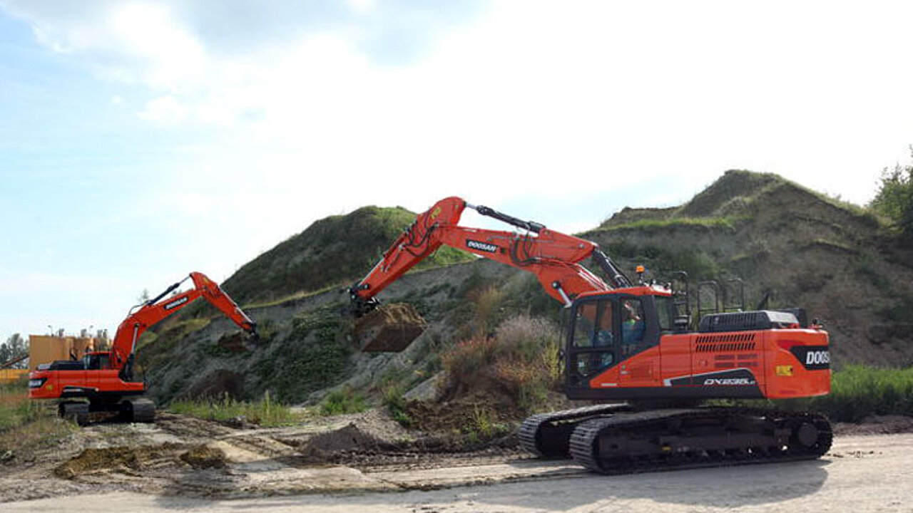 Raupenbagger DX235LC-5