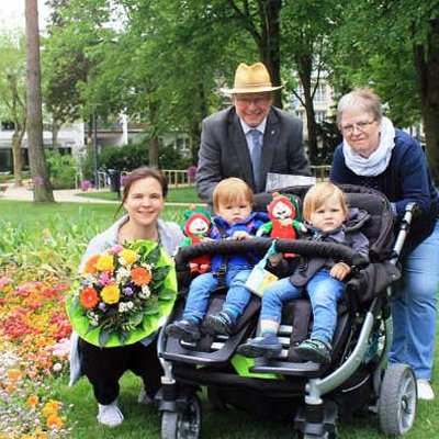 Nicole Stölting mit ihren Zwillingen