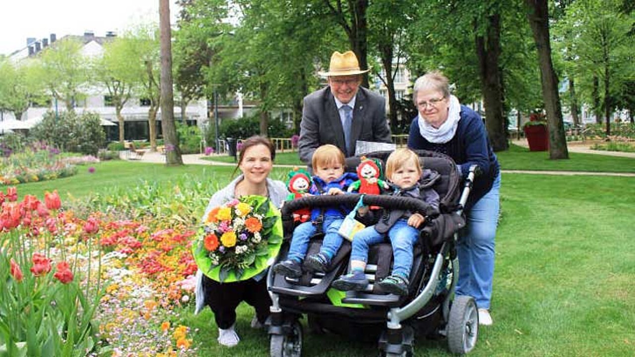 Nicole Stölting mit ihren Zwillingen