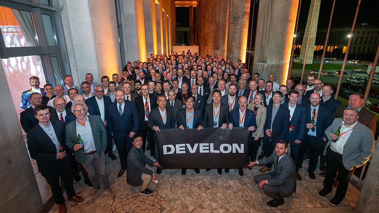 DEVELON Händlerkonferenz