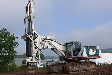 New Holland E485B