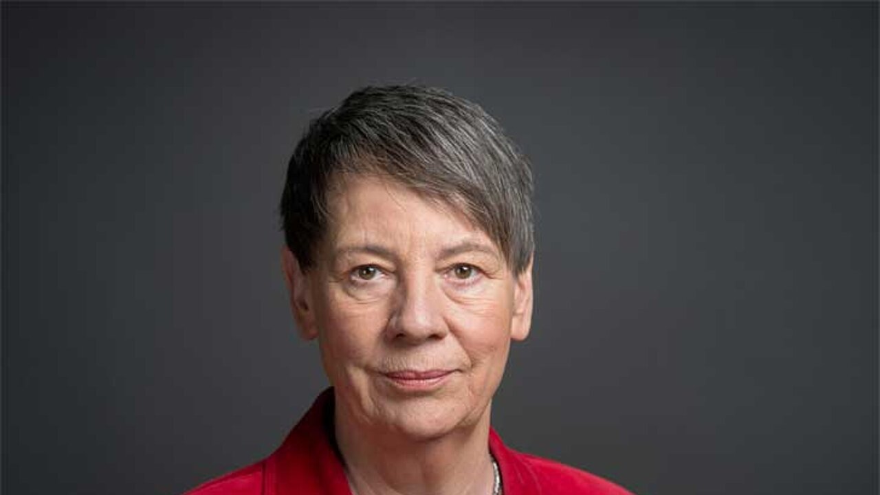 Dr. Barbara Hendricks
