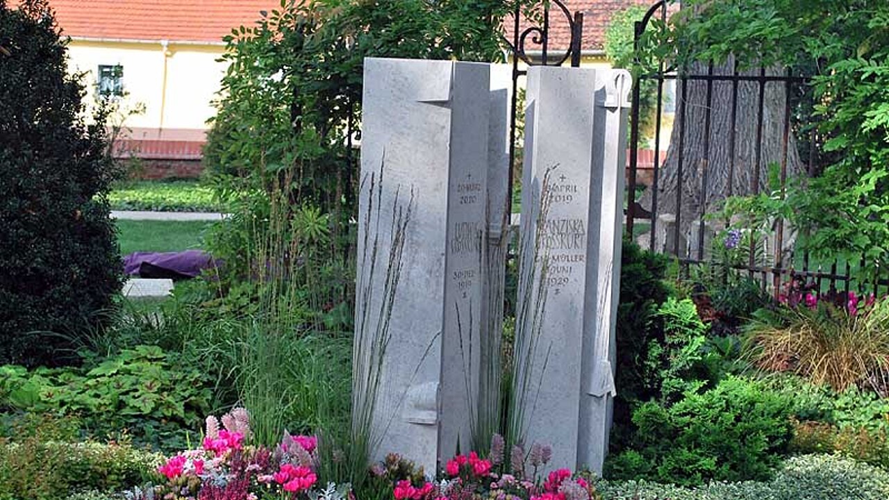 Grabgestaltung und Denkmal