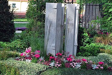 Grabgestaltung und Denkmal