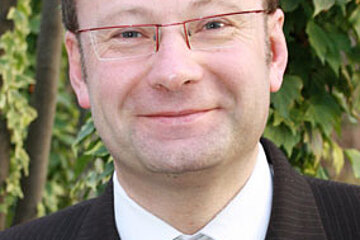 Dr. Andreas Becker