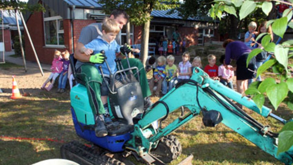 Kleine Landschaftsgärtner in Aktion