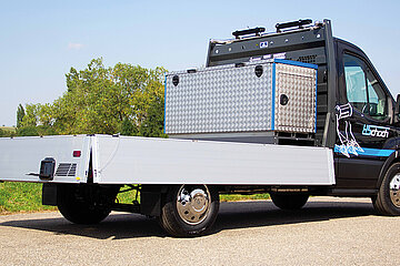 Transporter mit Pritsche