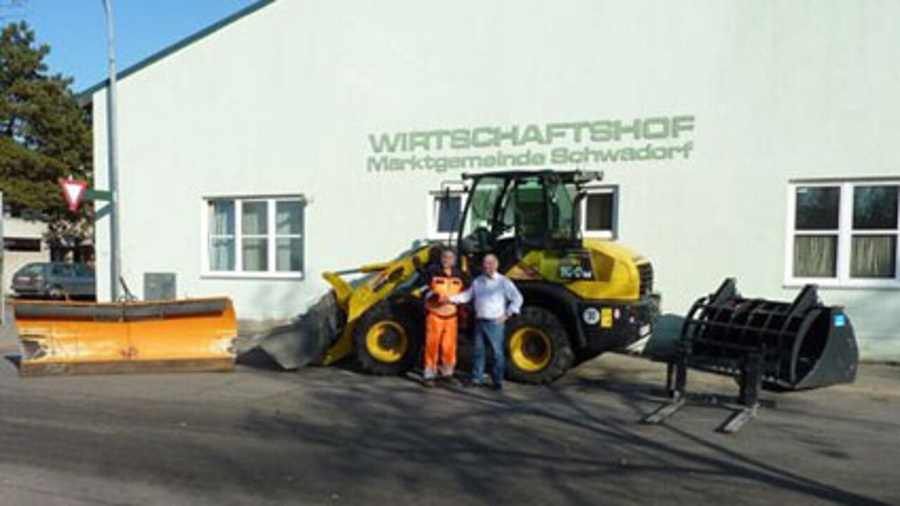 Komatsu WA 100M