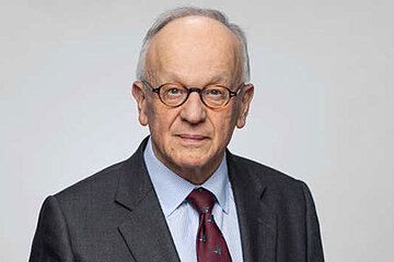 Dr. Hermann Onko Aeikens