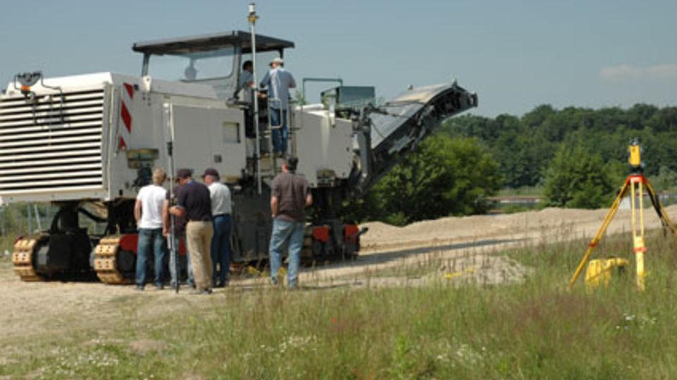 Asphaltfertiger Trimble Steuerung