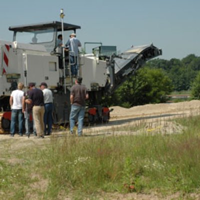 Asphaltfertiger Trimble Steuerung