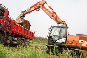 Hitachi ZX220W-5