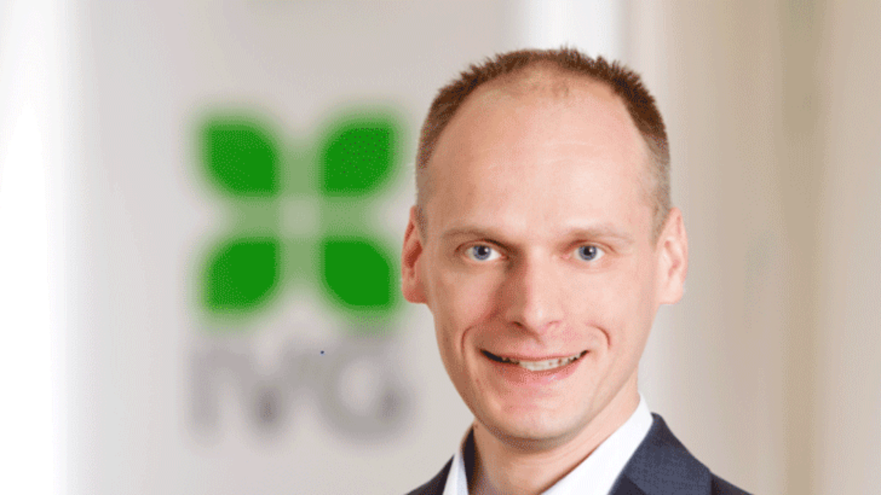 Dr. Arne B. Hückstädt