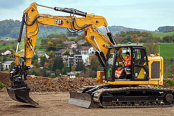 Cat 319 Zeppelin