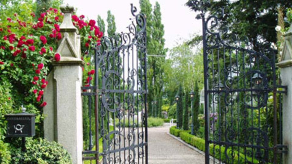offene Gartenpforte