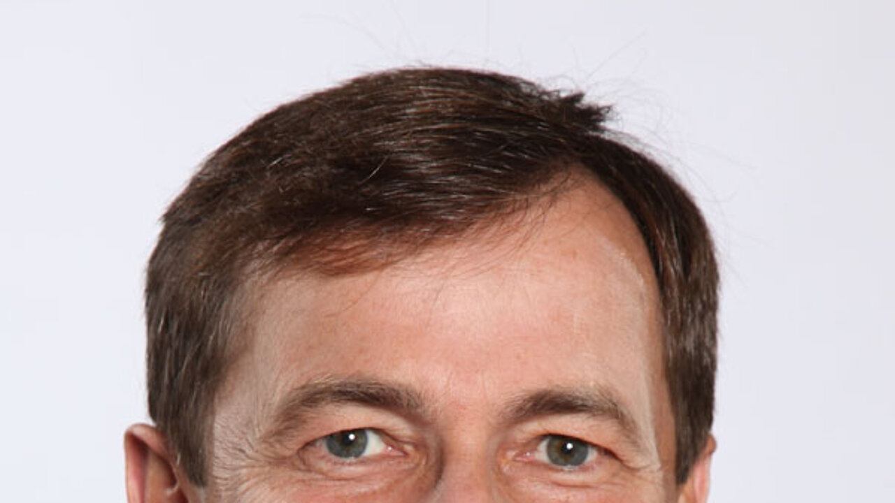 Dr. Bernd Scherer