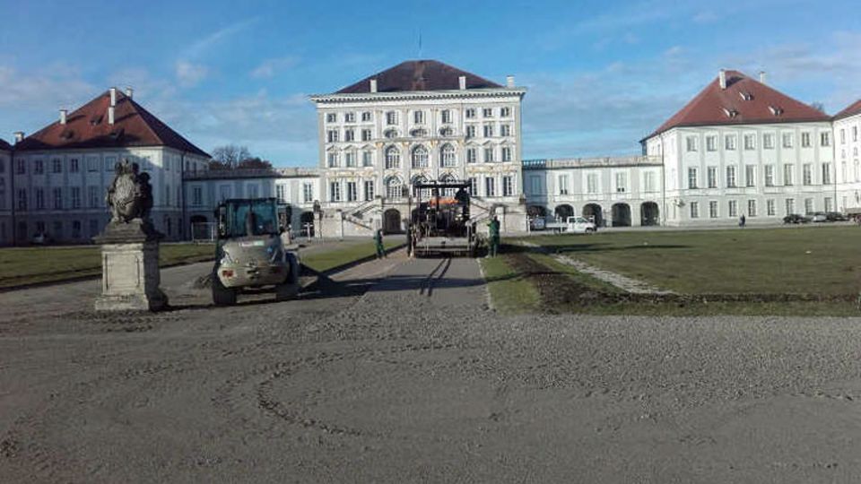 saniert Wege und Plätze