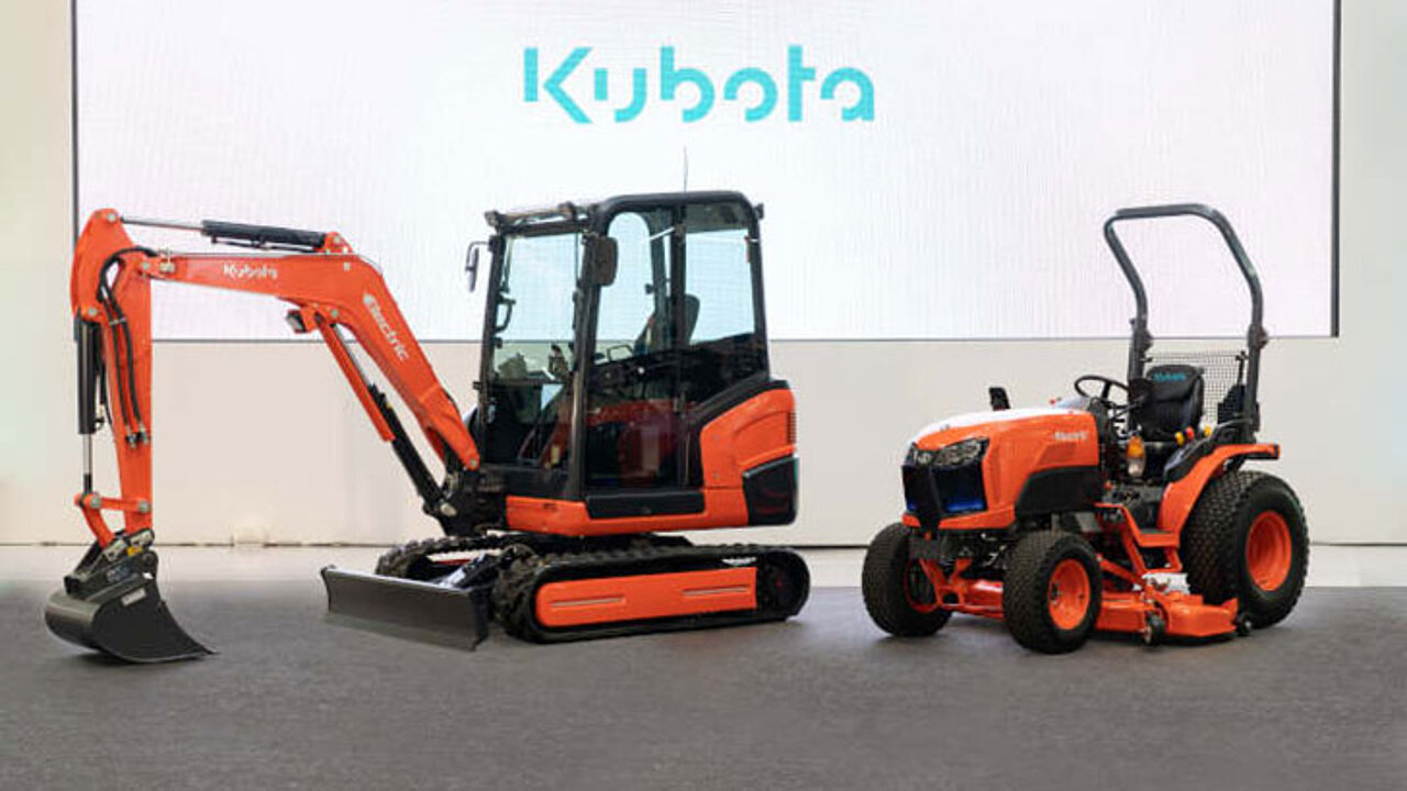 Traktor und Baumaschine
