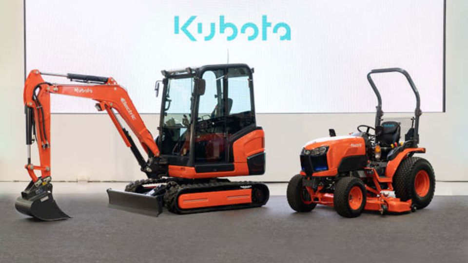 Traktor und Baumaschine