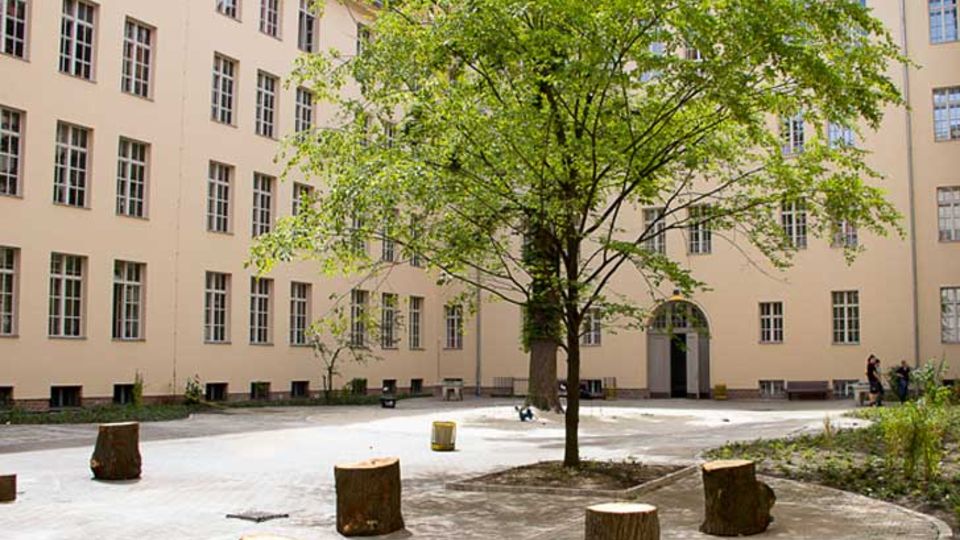 Schulhof