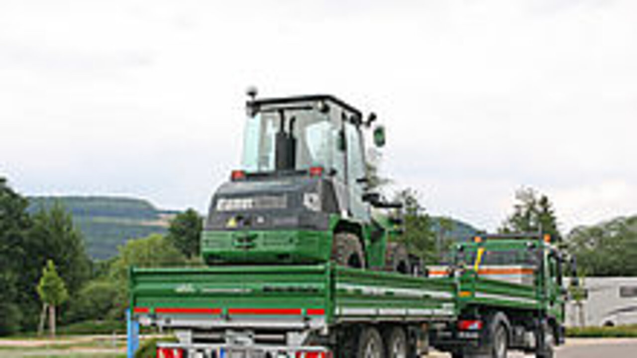 Baumaschinen-Transport