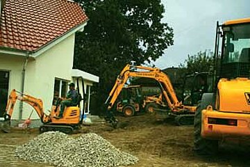 JCB Quartett erstellt 60 Außenanlagen JCB Quartett erstellt 60 Außenanlagen