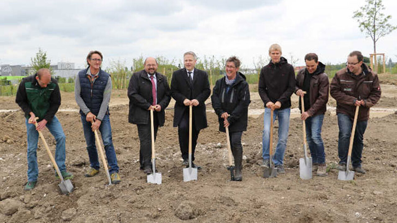 Spatenstich für die Themengärten