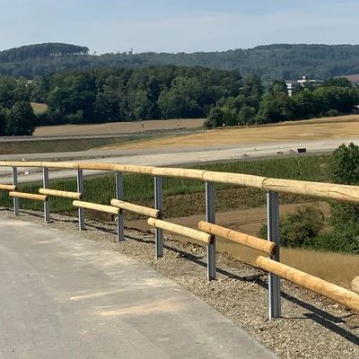 Stahl-Holzgeländer
