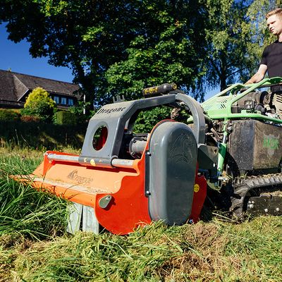 VOGT Schlegelmulcher am MOX Geräteträger