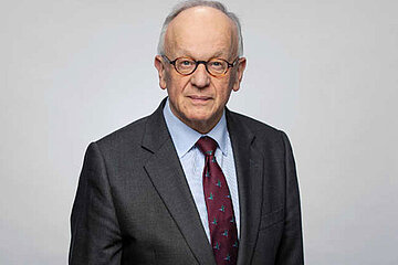 Dr. Hermann Onko Aeikens