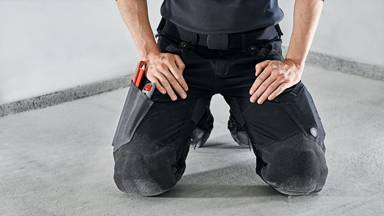 Hose mit Kniepolstern