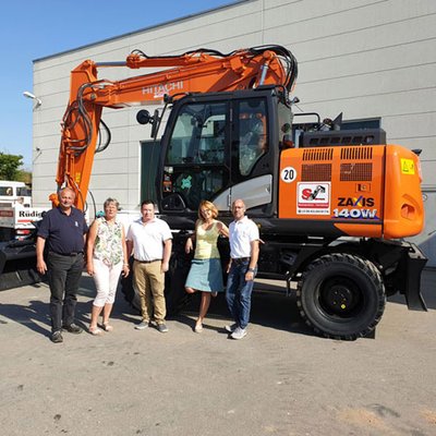 Hitachi ZX140