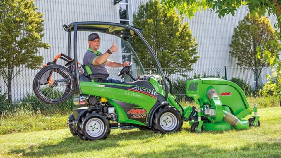Avant 225 mit Mähwerk