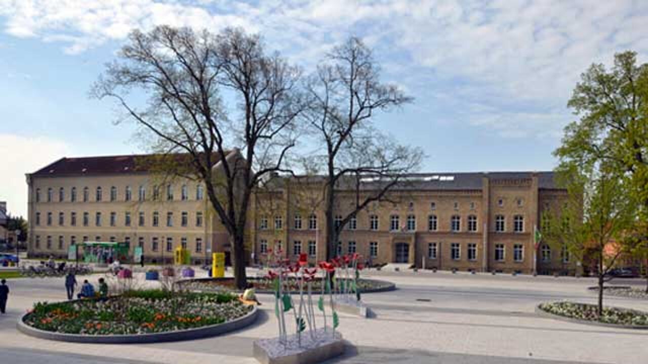 Platz mit Naturstein